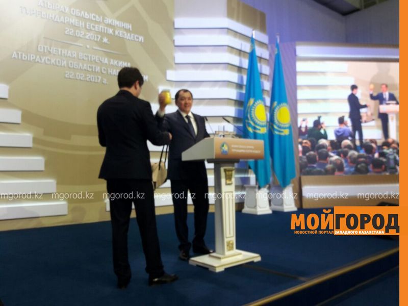 Молоком и маслом с собственного хозяйства угостила пенсионерка Ногаева