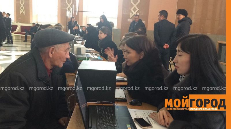 Почти 300 уральцев пришли на прием к руководителям управлений
