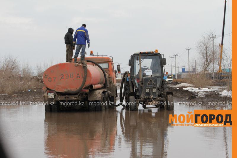 В затопленном микрорайоне Деркула откачали более 4 тысяч кубов воды