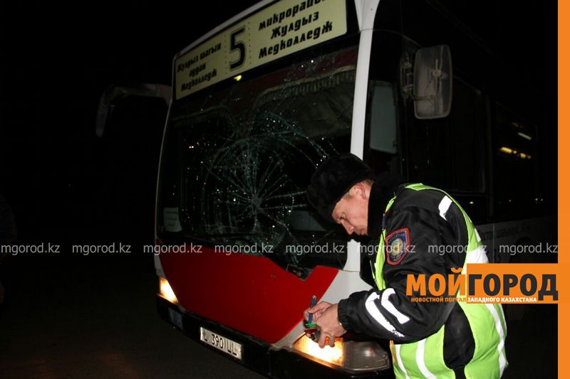В Уральске автобус пятого маршрута снова сбил пешехода