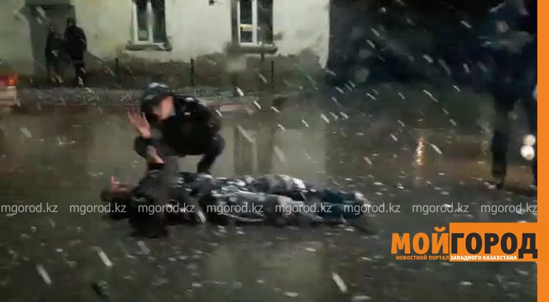 В Уральске перебегавшего дорогу пешехода сбила «Лада Ларгус»