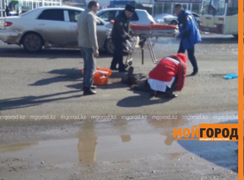 Скончался мужчина, попавший под колеса пассажирского автобуса в Уральске