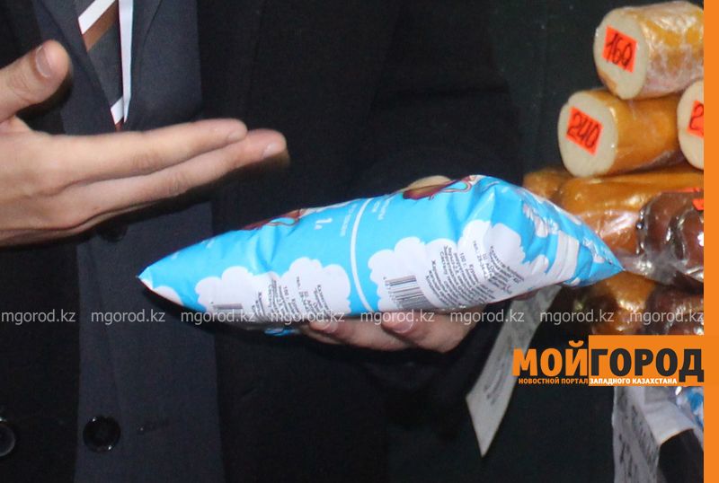 Продукты без маркировки продают в Уральске