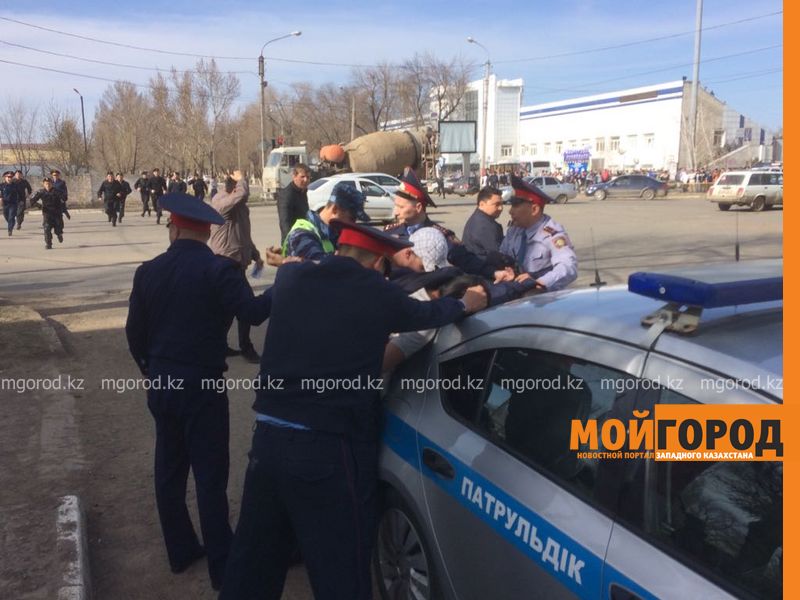 Массовая драка произошла в Уральске перед матчем «Актобе»-«Акжайык»