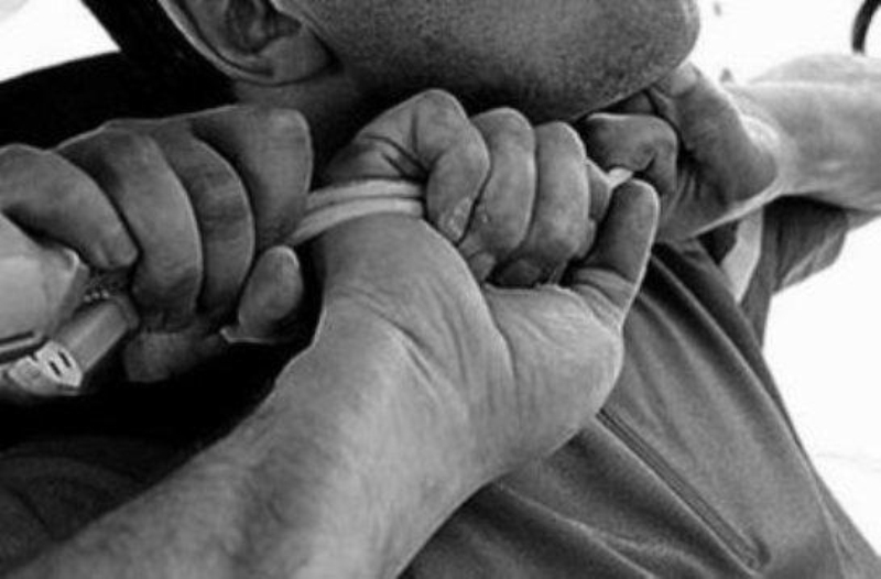 В Атырау физрука задушили шнурком от обуви
