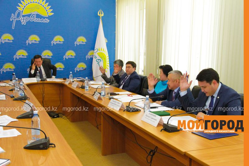 За предоставление жилья вне очереди инвалиду уволят чиновника в ЗКО