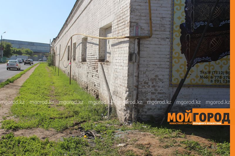 В центре Уральска парень с девушкой разбились насмерть на угнанном автомобиле