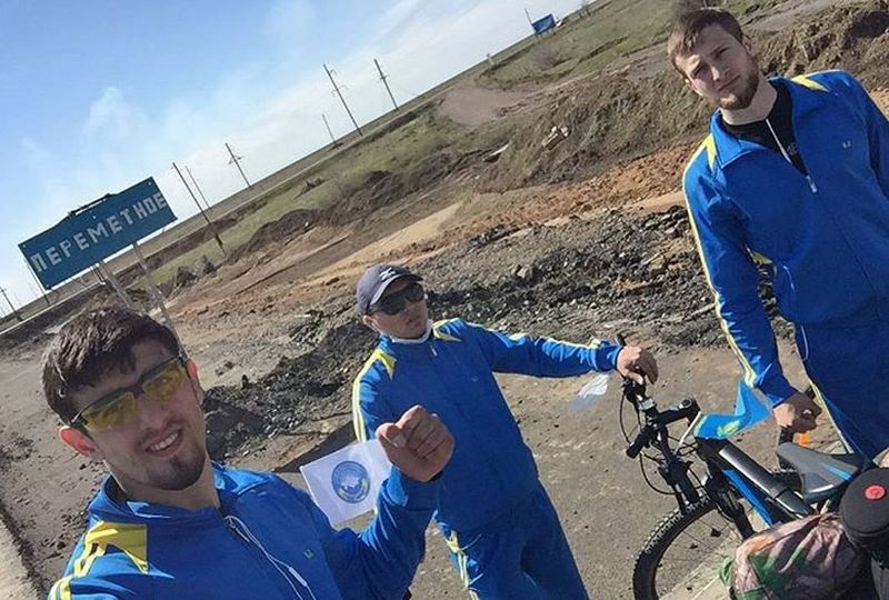 Молодые уральцы отправились на велосипедах в турне