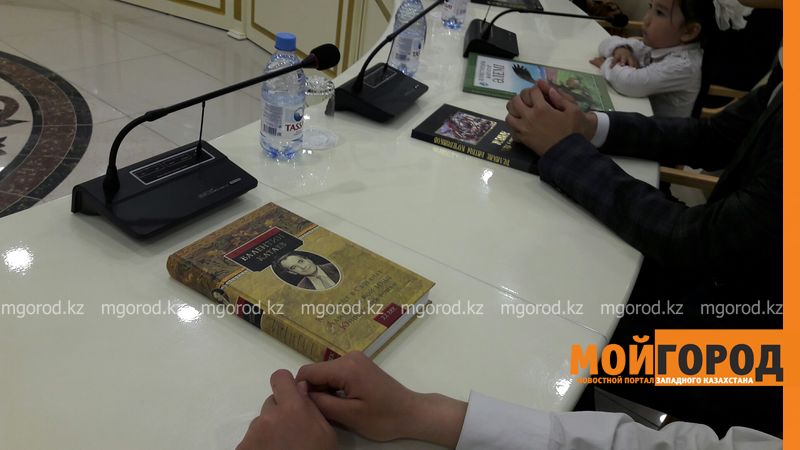 Одаренные дети попросили акима города открыть школы финансовой грамотности
