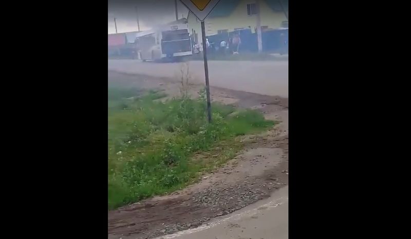 В Уральске загорелся автобус с пассажирами