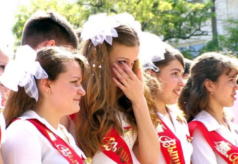 В Атырау мошенница сорвала школьный выпускной