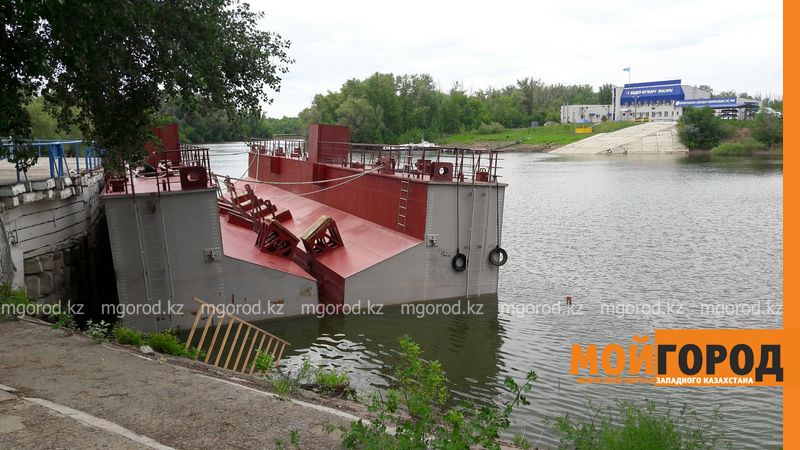 В Уральск вернулся 200-тонный понтон