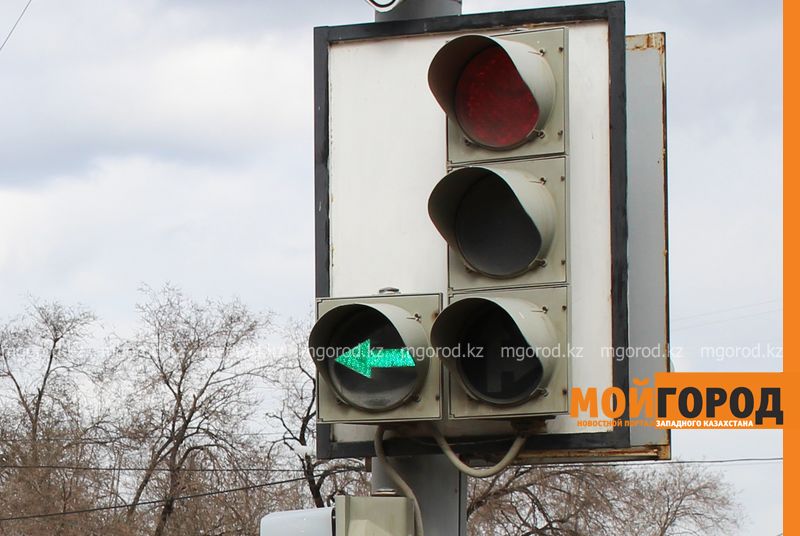 Четыре новых светофора установили в Уральске