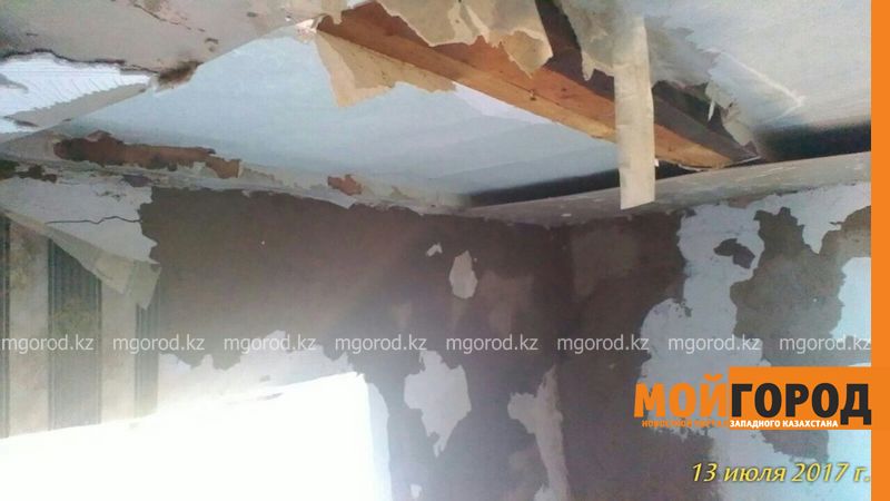 В ЗКО сельчанка, пострадавшая от града, не может сделать ремонт на выделенные средства