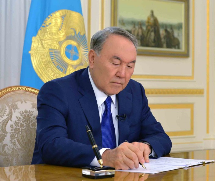 Назарбаев подписал закон о перераспределении полномочий между ветвями власти