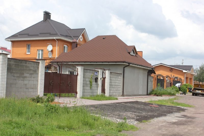 В Атырау владельцы котеджей не платят за водоснабжение