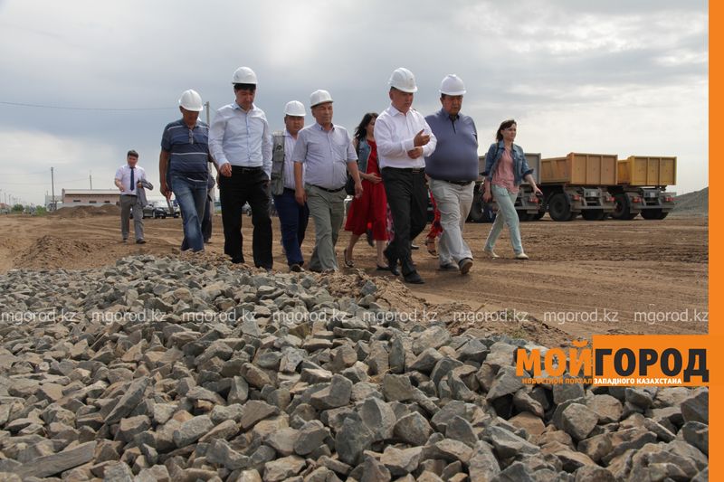 В микрорайоне Уральска новую дорогу сдадут раньше срока