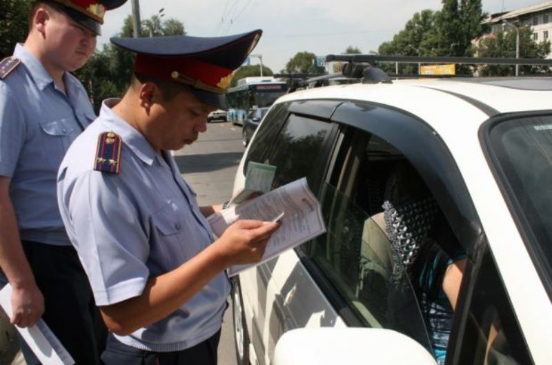 В Атырау автомобили злостных неплательщиков будут водворять на штрафстоянку