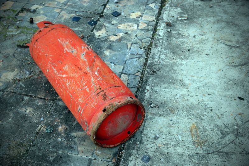 Сильные ожоги получили братья от взрыва газового баллона в Актобе