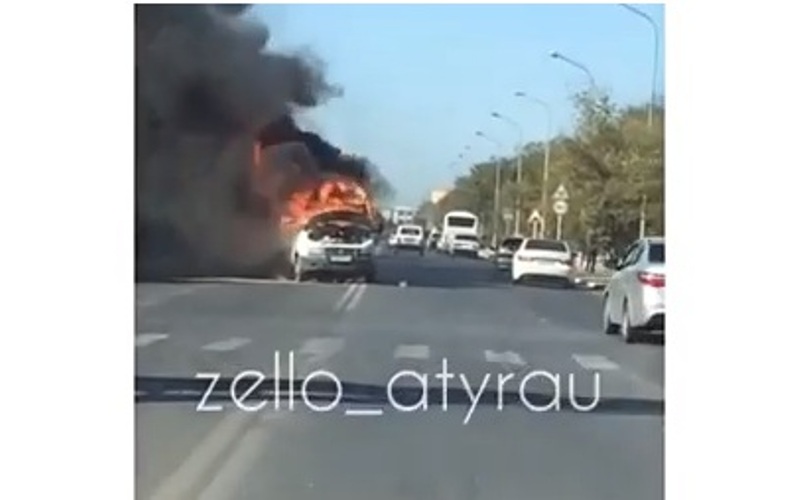 В центре Атырау сгорела «ГАЗель» (видео)