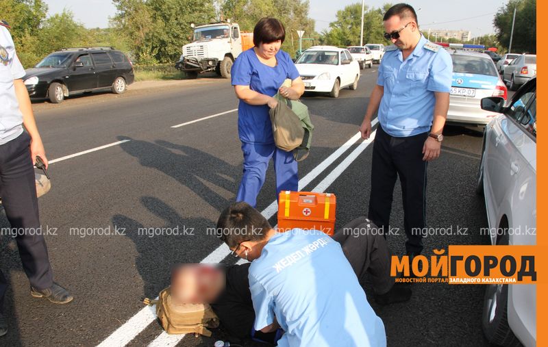 В Уральске прокурор оказал первую помощь сбитому пешеходу