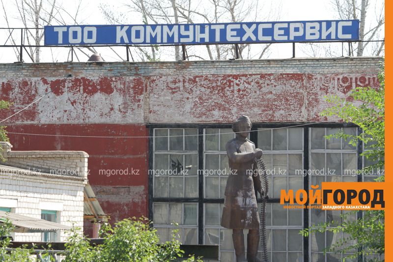 Старый памятник Маншук МАМЕТОВОЙ уральцы обнаружили за городом