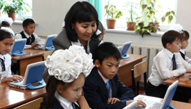 104 новых учителя придут работать в школы Атырауской области
