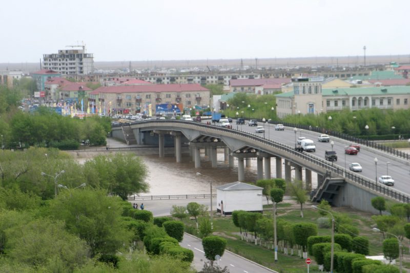На выходные в Атырау закроют центральный мост