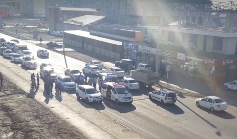 В Атырау на пешеходном переходе сбили подростка (Видео)