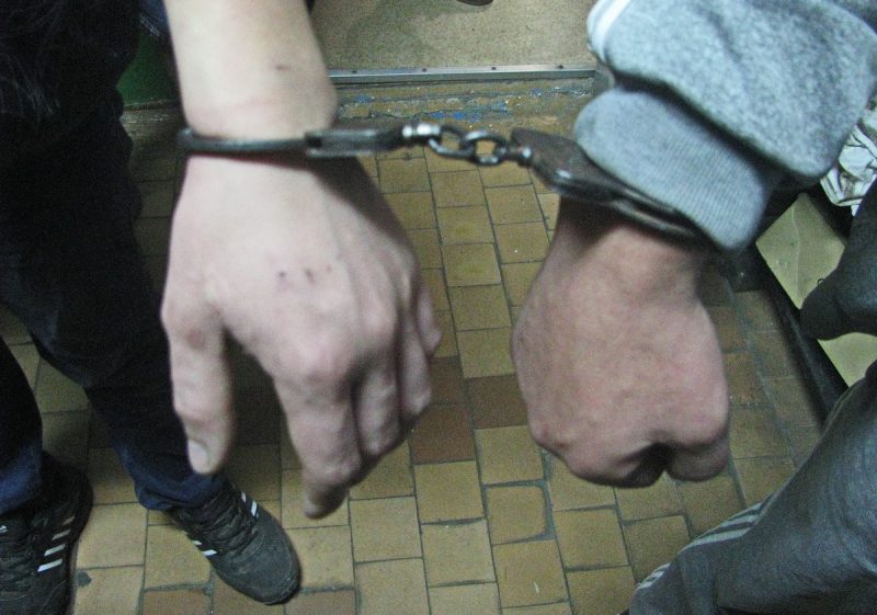 В Атырау двое членов ОПГ, воровавших нефтепродукты, взяты под стражу