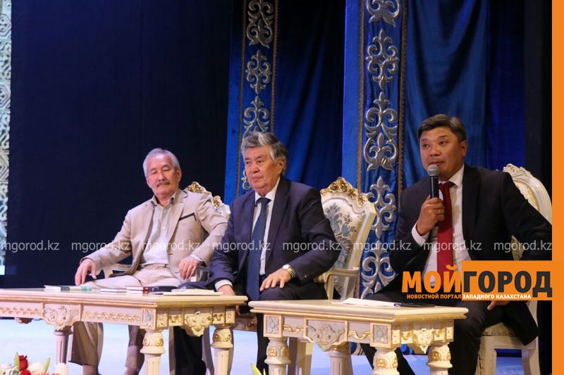 В Атырау прошел творческий вечер Нурлан Оразалина