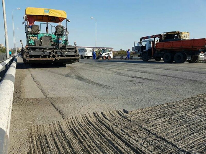 В Атырау из-за закрытого моста образовались километровые пробки