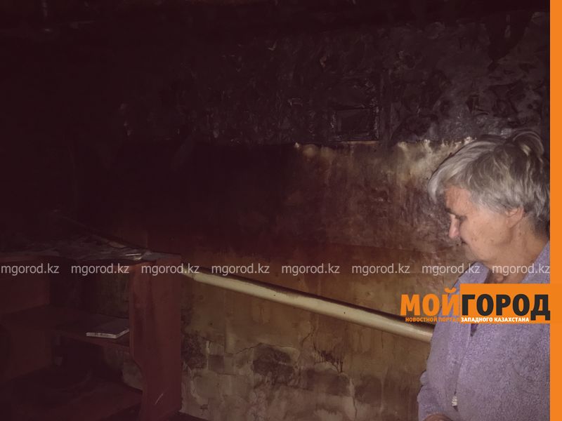 Пенсионерка, оставшаяся с двумя внуками на улице после пожара, не дождалась помощи от властей Уральска