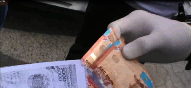 В Атырау мошенник вымогал у местного жителя более 1 миллиона тенге
