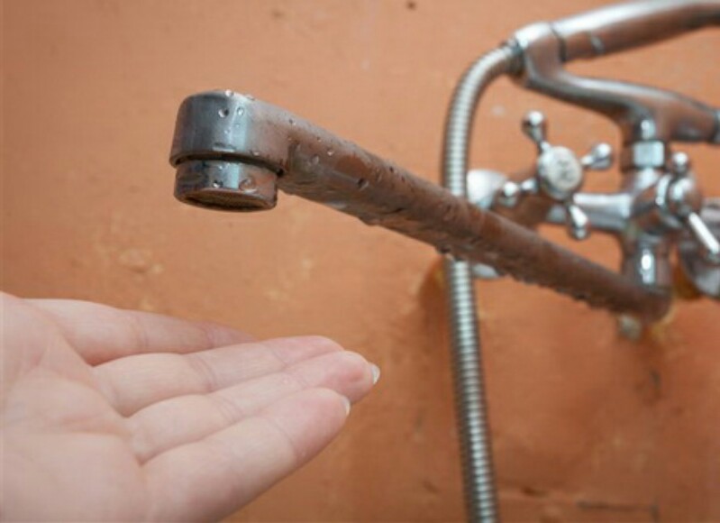 В Атырау отключат холодную воду