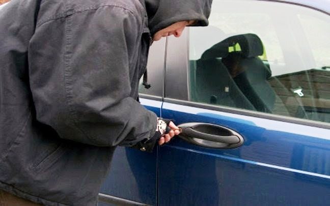 В Атырау злоумышленник вскрывал и обворовывал автомобили
