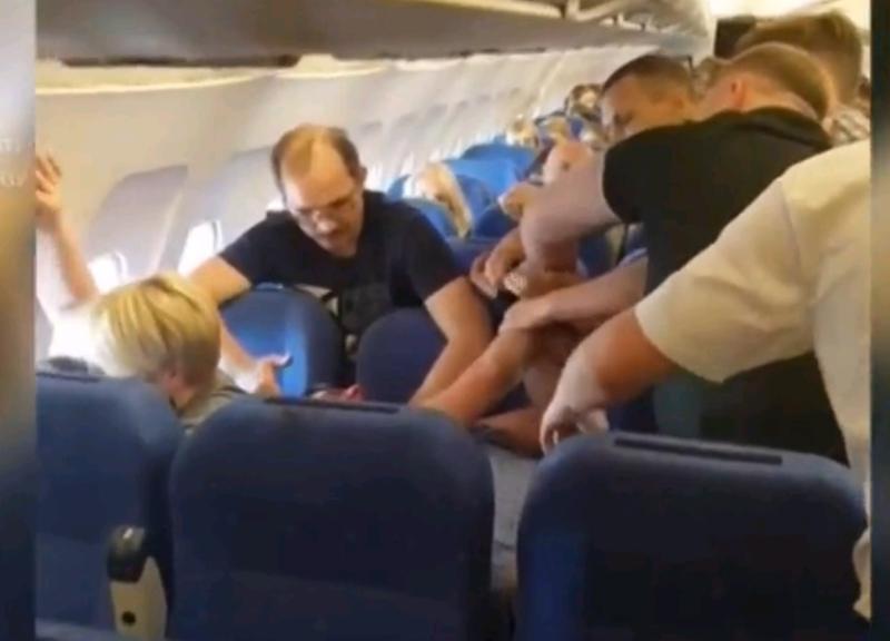 Суд оштрафовал пьяного пассажира авиарейса Астана – Атырау