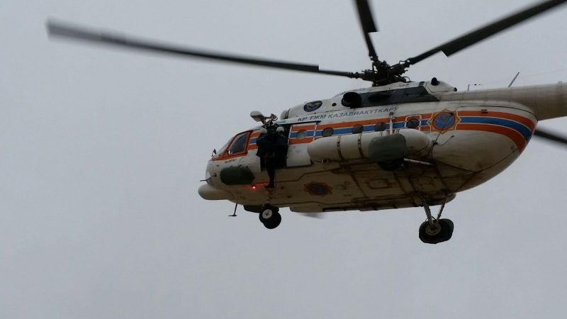 Больного рыбака с острова в Каспийском море эвакуировали атырауские спасатели