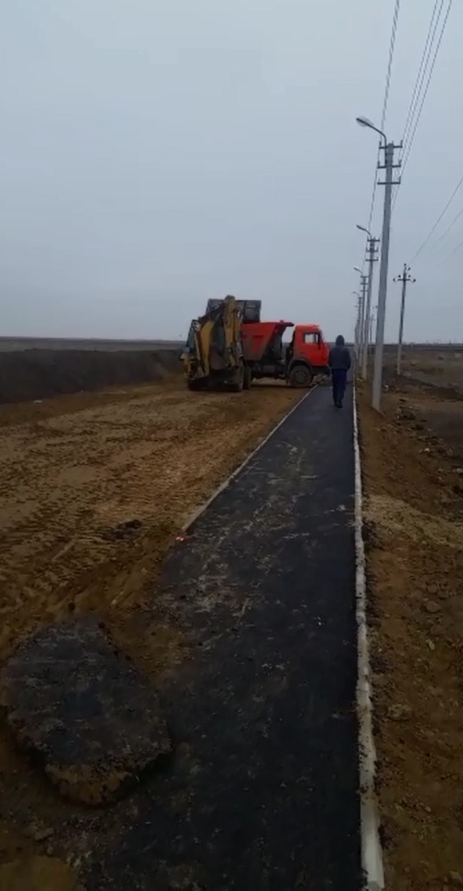 В Атырау подрядчика заставили демонтировать неправильно уложенный асфальт (видео)