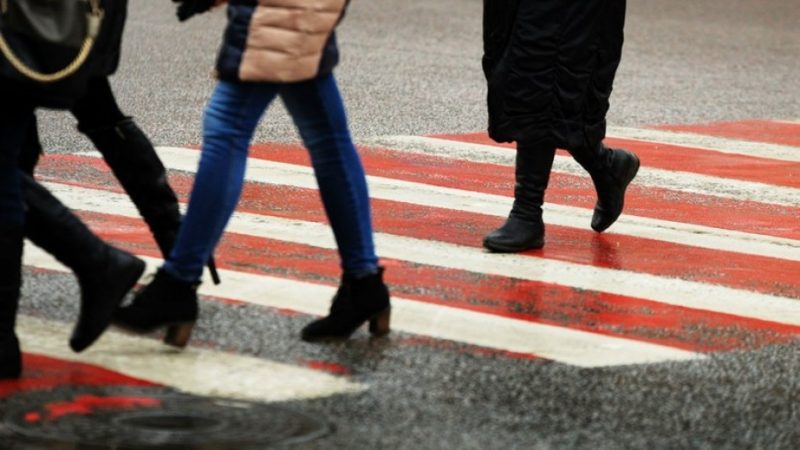 В Атырау за наезд на пешехода водителя оштрафовали и лишили прав