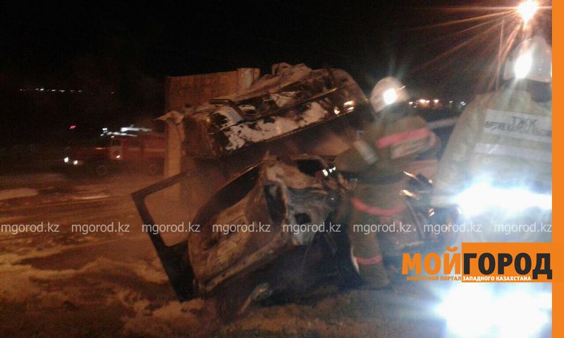 В Мангистауской области в результате аварии сгорели два автомобиля и погиб мужчина