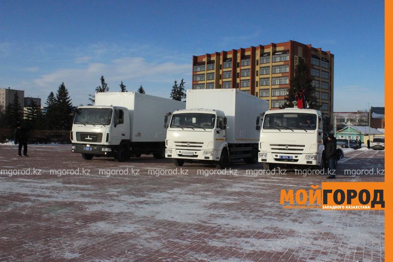 В Уральске конному взводу полиции подарили автомобили