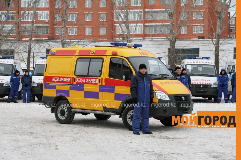21 автомобиль подарили станции скорой помощи в Уральске