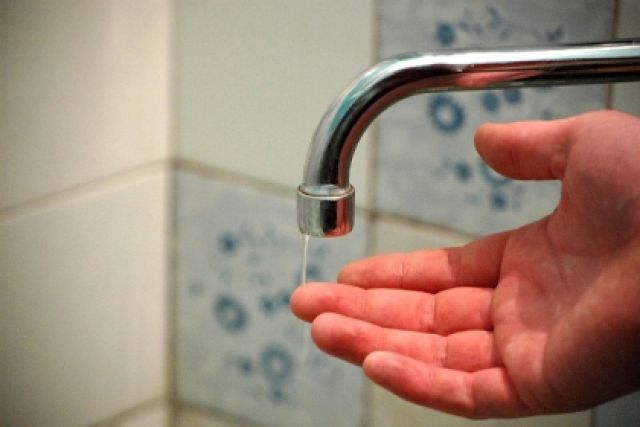 В Атырау отключат холодную воду