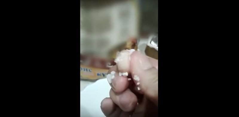Жительницу ЗКО удивил растворяющийся в воде рис