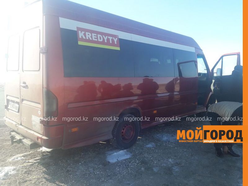 13 иностранцев эвакуировали из сломанного автобуса спасатели ЗКО