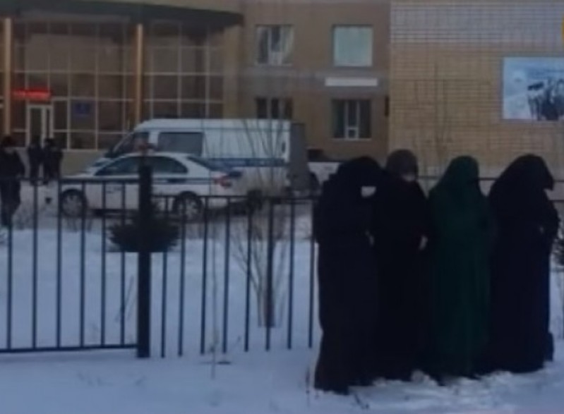 В Атырау за чтение намаза в неположенном месте будут штрафовать