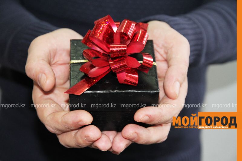 На 227 тысяч тенге сдали подарки госслужащие ЗКО