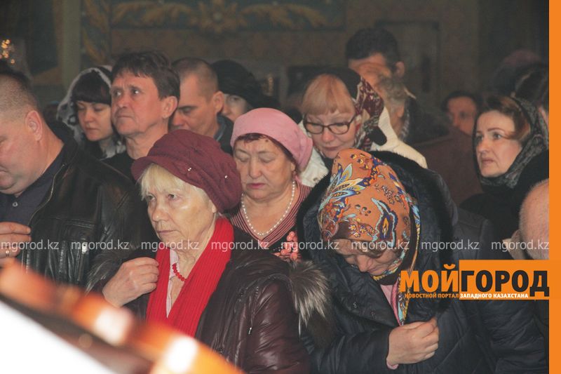 Православные христиане Уральска празднуют Рождество