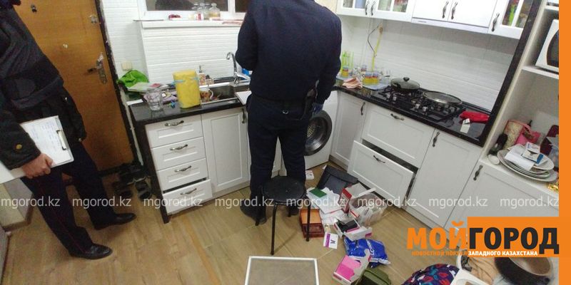 В Актау квартирный вор съел печенье и украл слуховой аппарат у ребенка-инвалида